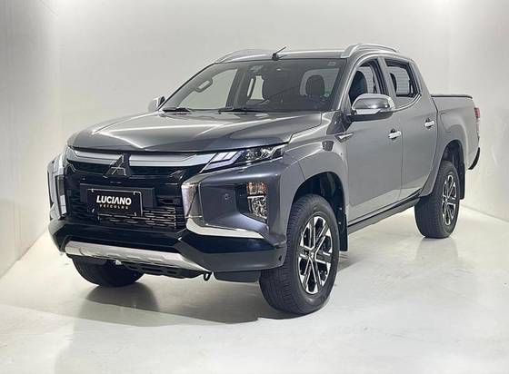 MITSUBISHI L200 TRITON 2.4 16V TURBO DIESEL SPORT HPE-S CD 4P 4X4 AUTOMÁTICO MITSUBISHI L200 TRITON 2.4 16V TURBO DIESEL SPORT HPE-S CD 4P 4X4 AUTOMÁTICO